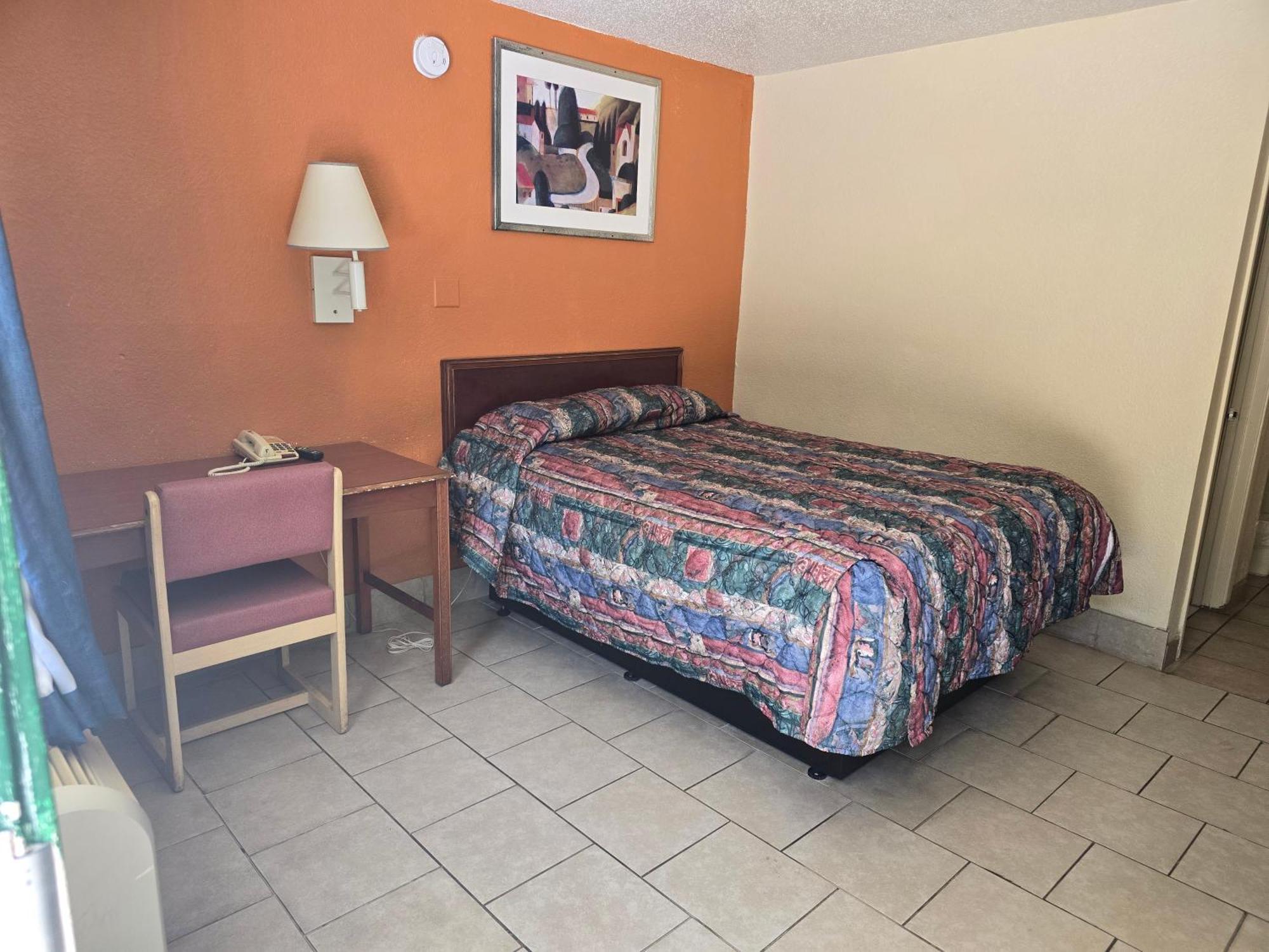 Carpet Inn Опелика Экстерьер фото