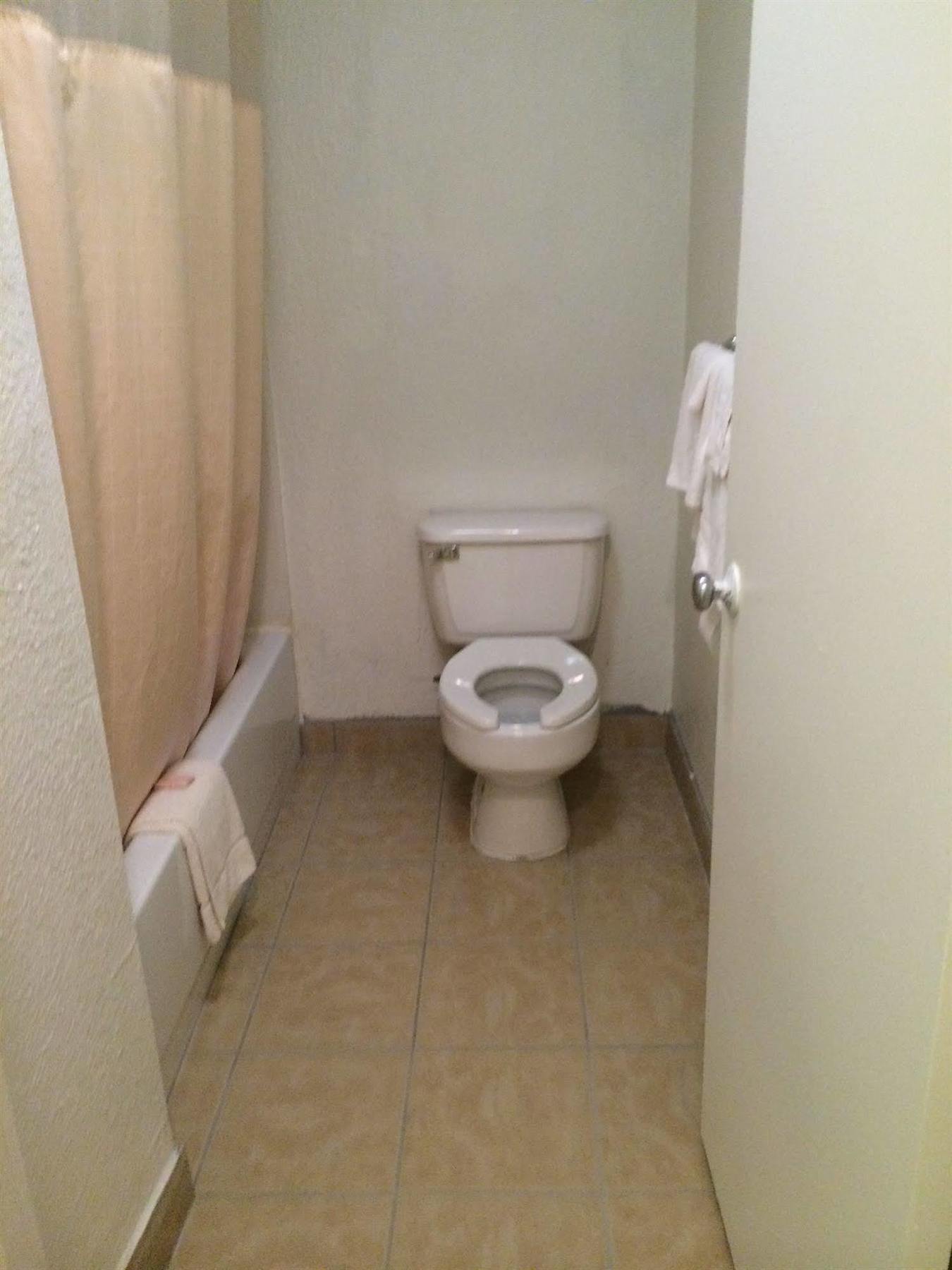 Carpet Inn Опелика Экстерьер фото